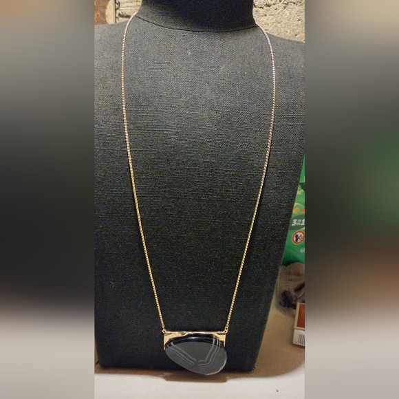 Long large zebra ,and gold ZARA necklace - Picture 14 of 16